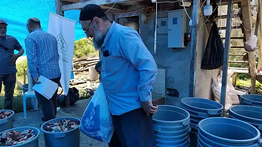 Elazığ'da 526 aileye kurbanlık et dağıtıldı