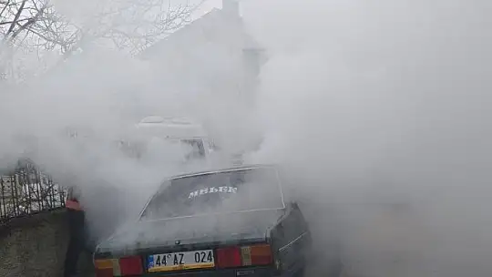 Elazığ'da araç yangını