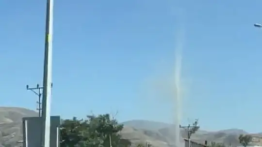 Elazığ'da çıkan hortum vatandaşları korkuttu