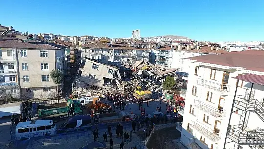 Elazığ'da depreminde 14 kişinin öldüğü Dilek Sitesi ile ilgili 23 şüpheli hakkında dava açıldı
