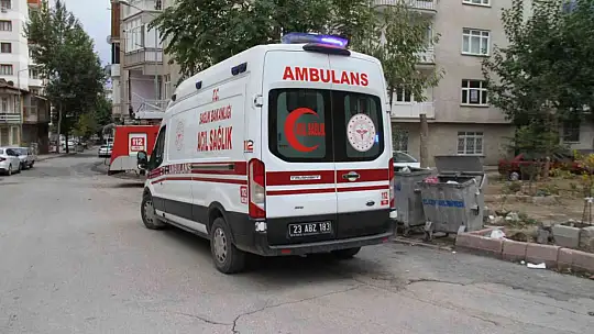 Elazığ'da fıkra gibi olay: Haber alınamayan çocuğun evinde kulaklıkla uyduğu ortaya çıktı