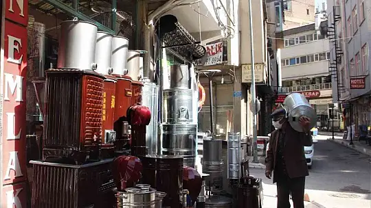 Elazığ'da havaların soğumasıyla birlikte sobalara rağbet başladı