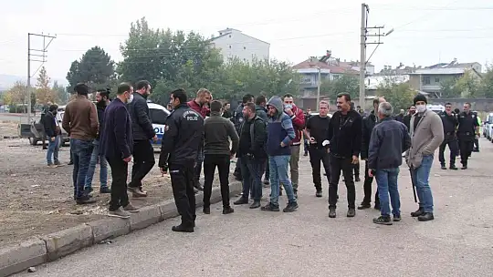 Elazığ'da iki aile arasında silahlı, kılıçlı, bijonlu kavga: 3 yaralı