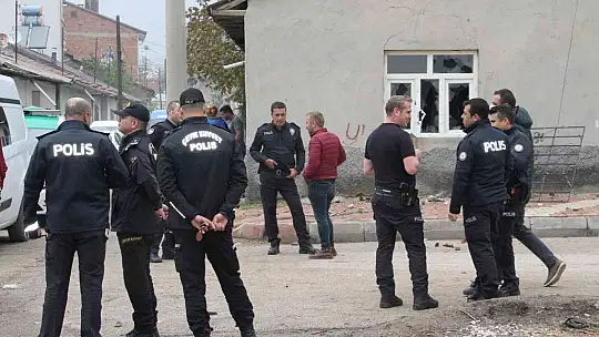 Elazığ'da iki aile arasında silahlı, kılıçlı, bijonlu kavga: 3 yaralı