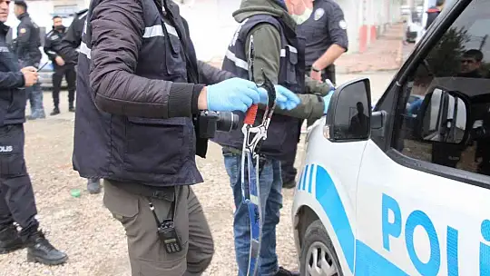 Elazığ'da iki aile arasında silahlı, kılıçlı, bijonlu kavga: 3 yaralı
