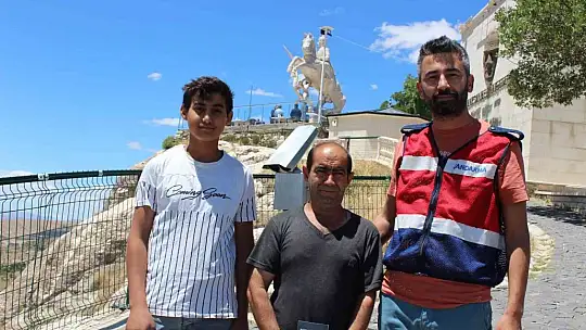 Elazığ'da jandarma ekipleri vatandaşları uyuşturucuya karşı bilgilendirdi