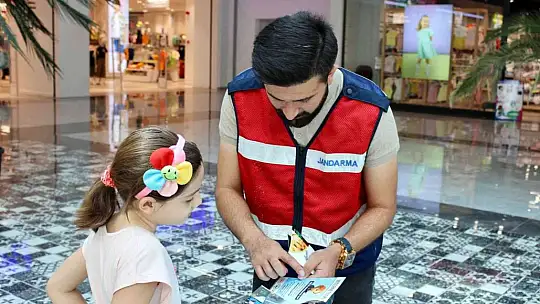 Elazığ'da jandarma ekiplerinden vatandaşlara 'Siber farkındalık' eğitimi