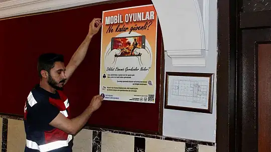 Elazığ'da jandarma ekiplerinden vatandaşlara 'Siber farkındalık' eğitimi