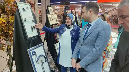 Elazığ'da kadınların el emekleri görücüye çıktı