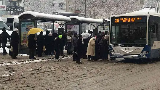 Elazığ'da kar yağışı etkisini sürdürüyor