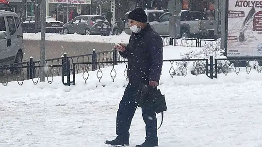 Elazığ'da kar yağışı etkisini sürdürüyor