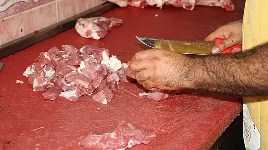 Elazığ'da kasapların kıyma mesaisi