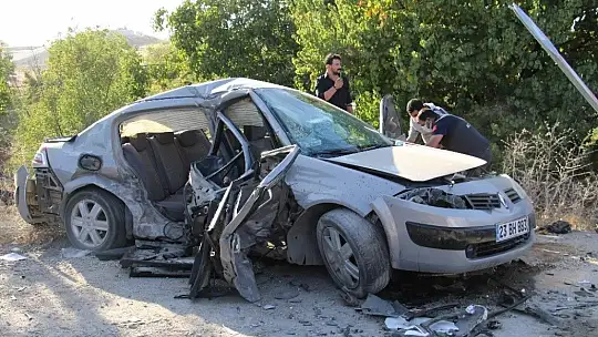 Kazada araçta sıkışan 4 yaralı için ekipler seferber oldu
