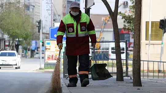 Elazığ'da kısıtlamada herkes evde, onlar görevde