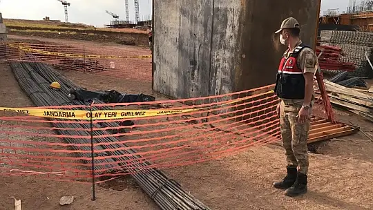 Üzerine kalıp düşen işçi hayatını kaybetti