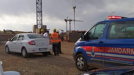 Üzerine kalıp düşen işçi hayatını kaybetti