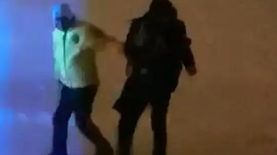 Elazığ'da mahsur kalan vatandaşların imdadına polis ekipleri yetişti