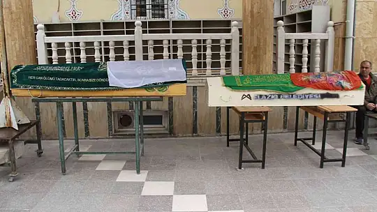 Elazığ'da öldürülen anne ve kızı son yolculuklarına uğurlandı