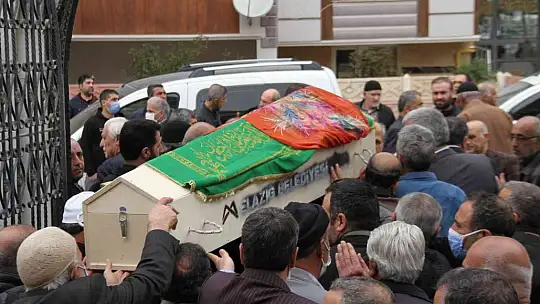 Elazığ'da öldürülen anne ve kızı son yolculuklarına uğurlandı