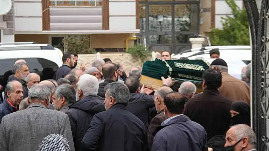 Elazığ'da öldürülen anne ve kızı son yolculuklarına uğurlandı