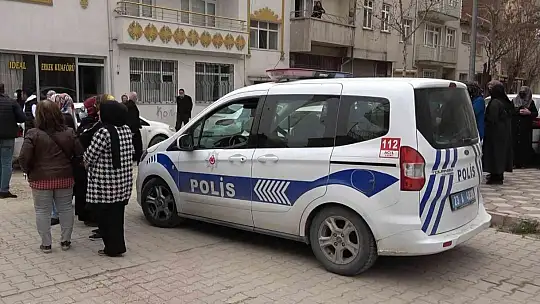 Elazığ'da öldürülen anne ve kızı son yolculuklarına uğurlandı