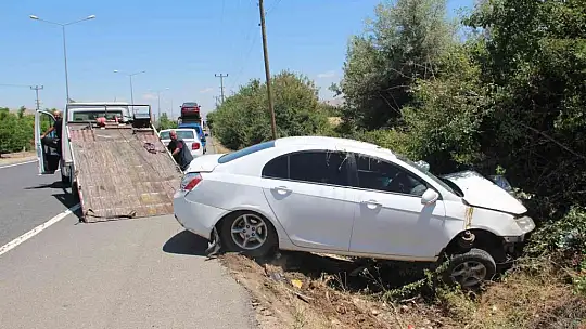 Elazığ'da otomobil takla attı: 6 yaralı