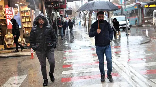 Elazığ'da sağanak yağış ekili oldu