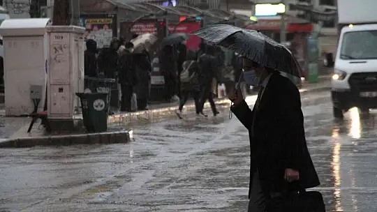 Elazığ'da sağanak yağış etkili oldu