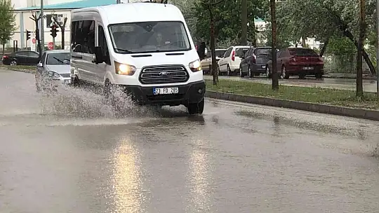 Elazığ'da sağanak yağış etkili oldu