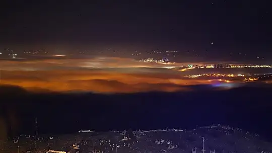 Elazığ'da sis, şehir ışıklarıyla görsel şölen oluşturdu