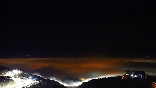 Elazığ'da sis, şehir ışıklarıyla görsel şölen oluşturdu