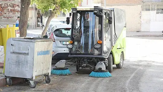 Elazığ'da temizlik çalışmaları sürüyor