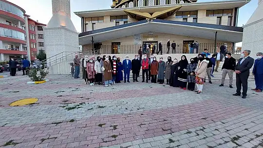 Elazığ'da tesbihat ve sohbet programı düzenlendi