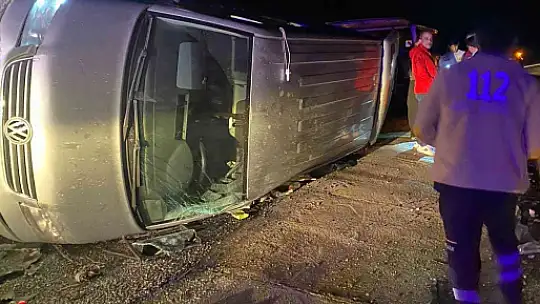 Elazığ'da transit yan yattı: 4 yaralı