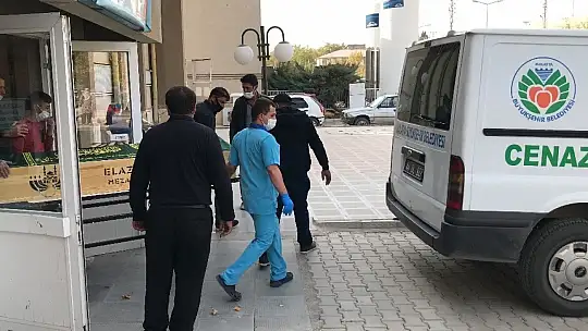 Yangında ölen 2 kardeş, tek tabutta son yolculuğuna uğurlandı