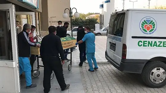 Yangında ölen 2 kardeş, tek tabutta son yolculuğuna uğurlandı