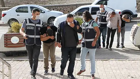 Elazığ'da yüzlerce sahte altın ele geçirildi, 4 şüpheli yakalandı