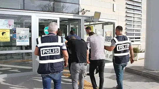 Elazığ'da yüzlerce sahte altın ele geçirildi, 4 şüpheli yakalandı