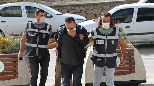 Elazığ'da yüzlerce sahte altın ele geçirildi, 4 şüpheli yakalandı