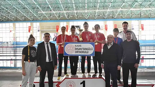 Elazığ'da yüzme yarışları sona erdi