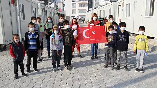 Elazığ'dan İzmir'e içleri ısıtan depremzede kardeşliği