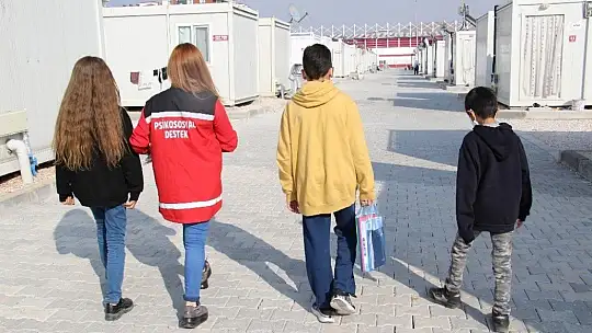 Elazığ'dan İzmir'e içleri ısıtan depremzede kardeşliği