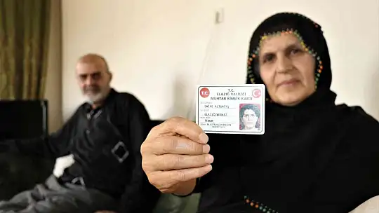 Elazığ'ın ilk kadın muhtarıydı, koltuğu eşinden devraldı, köyün Emine ablası oldu