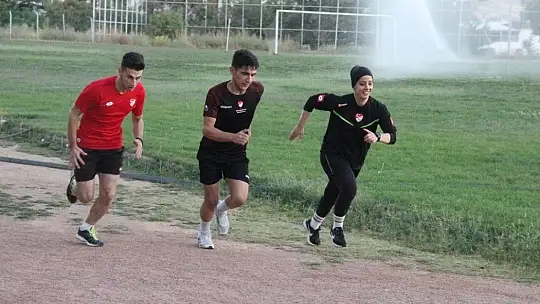 Elazığ'ın tek kadın hakemi maçlara hazırlanıyor
