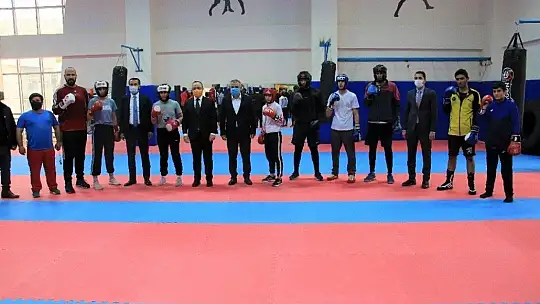 Elazığ protokolü biten ve yapımı süren spor tesislerini inceledi