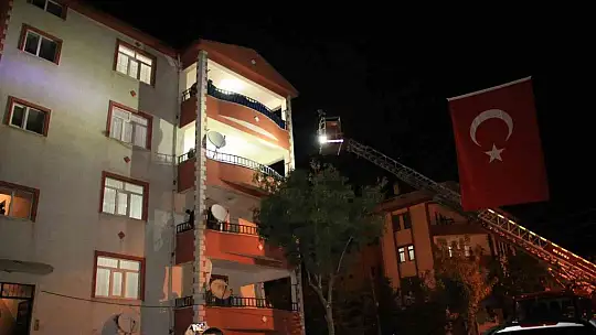 Elazığlı şehidin baba ocağına Türk bayrağı asıldı