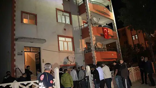 Elazığlı şehidin baba ocağına Türk bayrağı asıldı