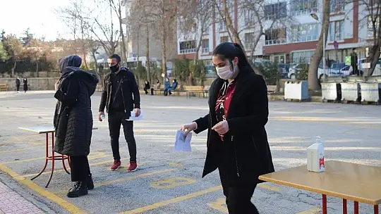 Ertelenen ALES aylar sonra korona tedbirleriyle yapıldı