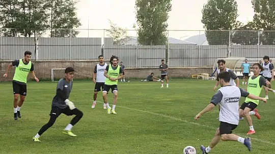 ES Elazığspor Başkanı Çayır: 'Lige kazanarak başlamak istiyoruz'
