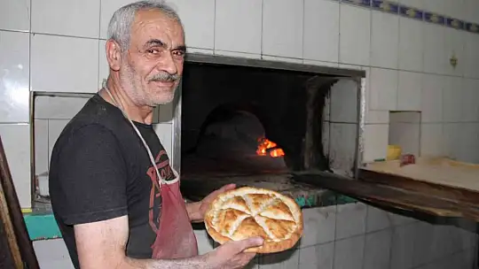 Fırıncıların sıcakta ekmek mücadelesi: Dışarısı 40, içerisi 100 derece